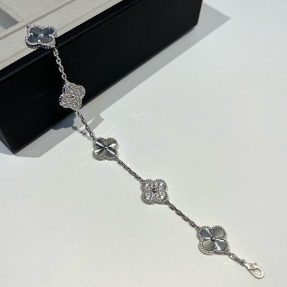 [LUXORA] CLOVER 5 MOTIF LASER BRACELET COLLECTION