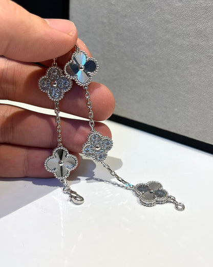 [LUXORA] CLOVER 5 MOTIF LASER BRACELET COLLECTION