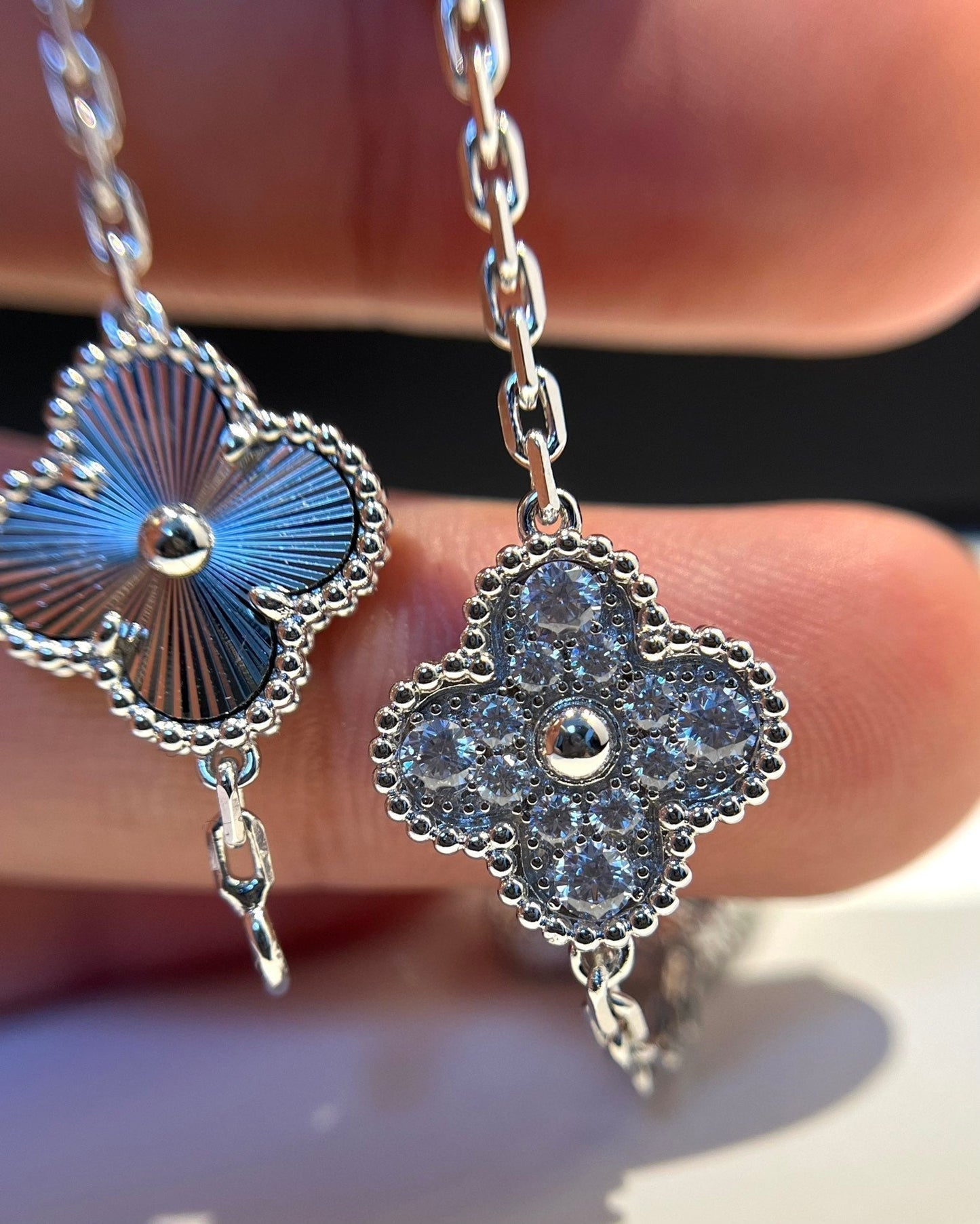 [LUXORA] CLOVER 5 MOTIF LASER BRACELET COLLECTION