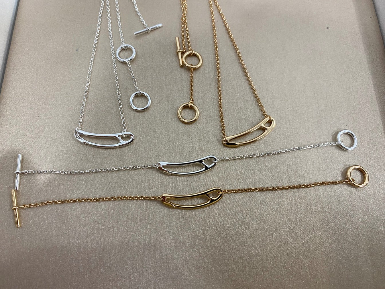 [LUXORA]Brooch Necklace