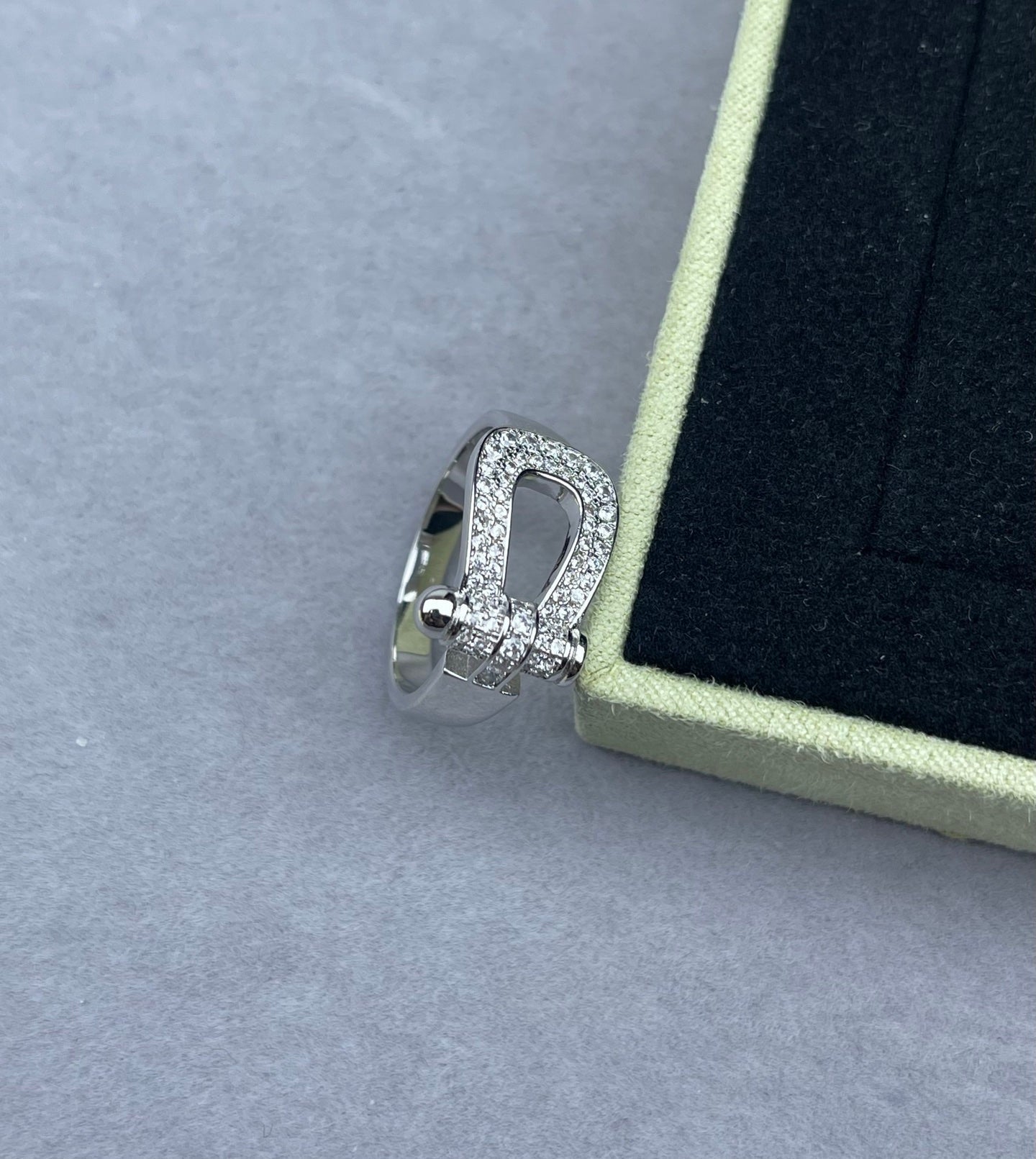 [LUXORA]Wide Hoof-Shaped Diamond-Studded Ring