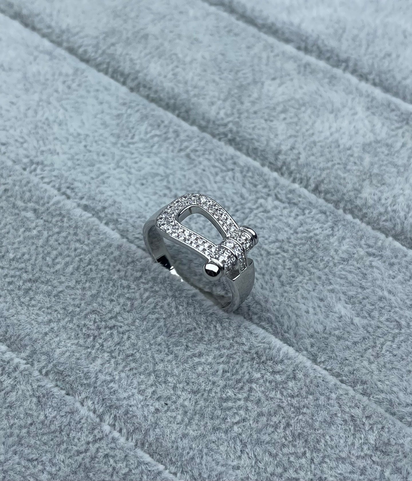 [LUXORA]Wide Hoof-Shaped Diamond-Studded Ring