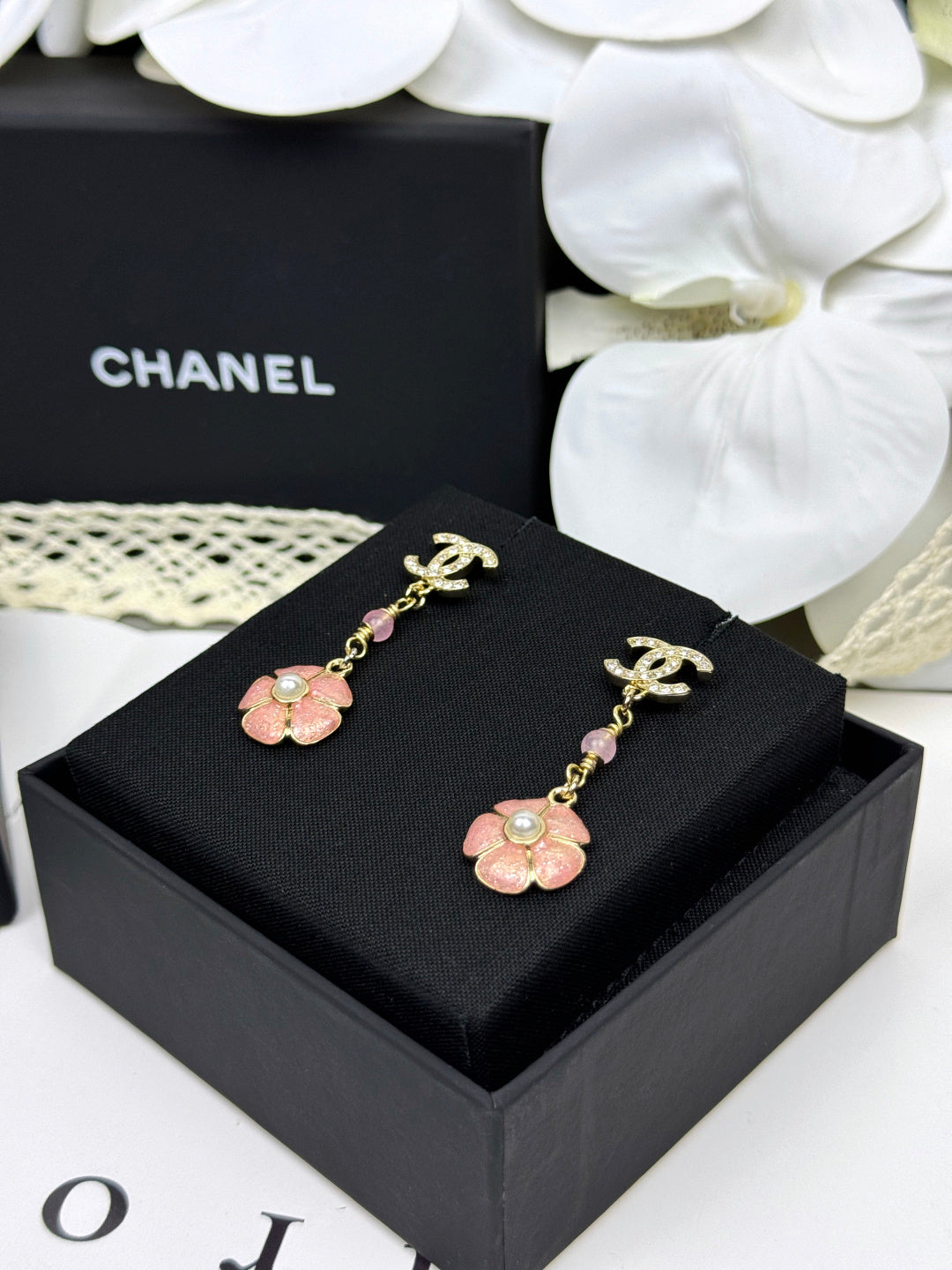 [LUXORA]26C Pink Camellia Enamel Pendant with Double C Earrings