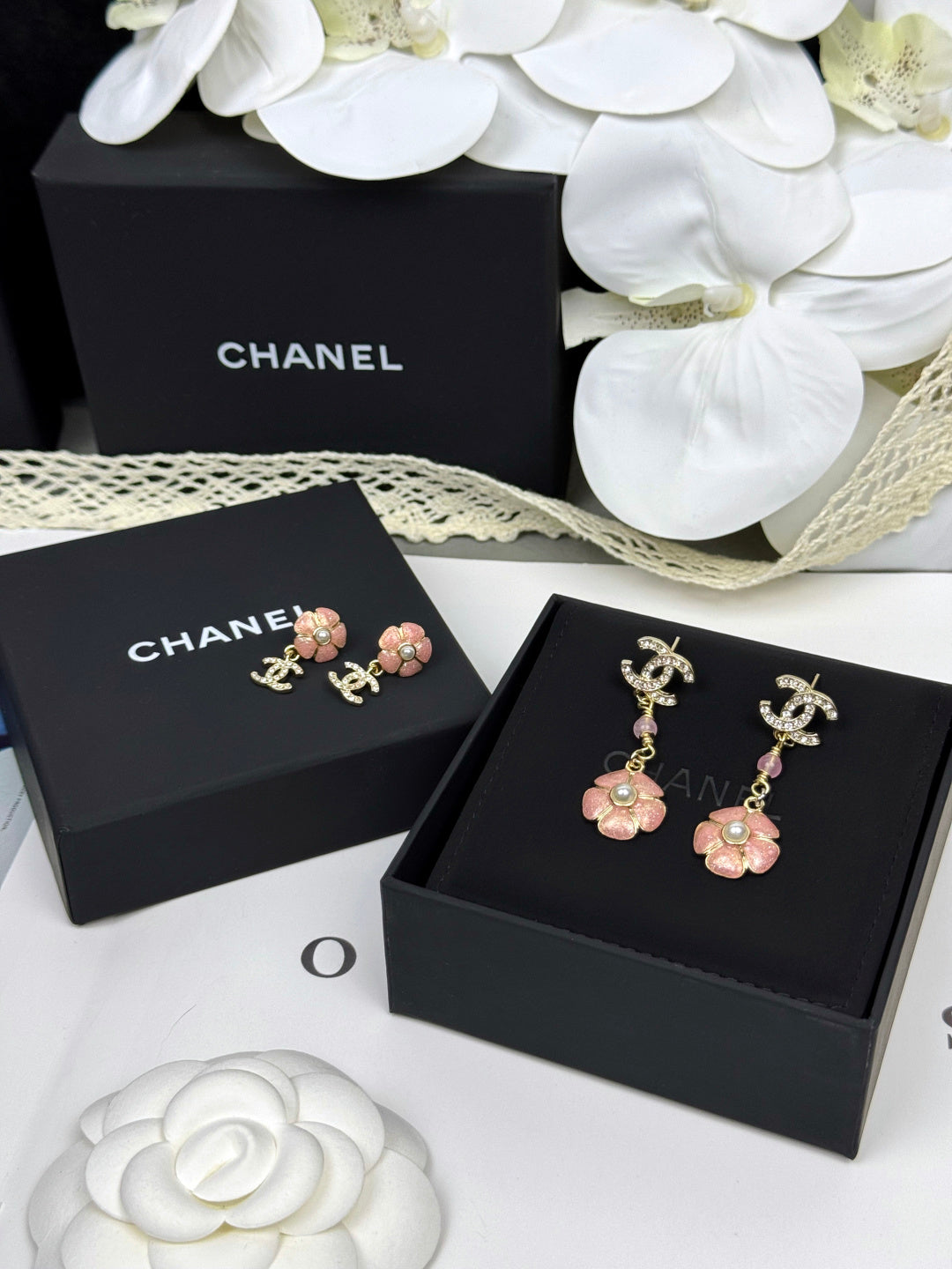 [LUXORA]26C Pink Camellia Enamel Pendant with Double C Earrings