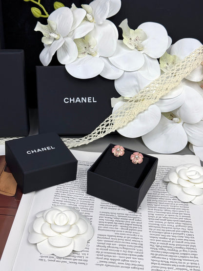 [LUXORA]26C Pink Camellia Pearl Enamel Stud Earrings
