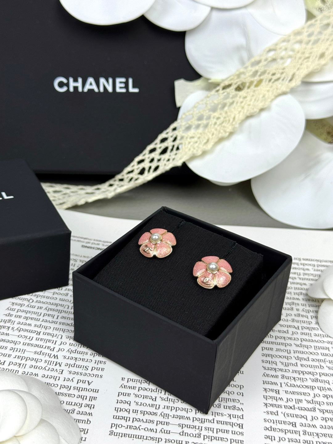[LUXORA]26C Pink Camellia Pearl Enamel Stud Earrings