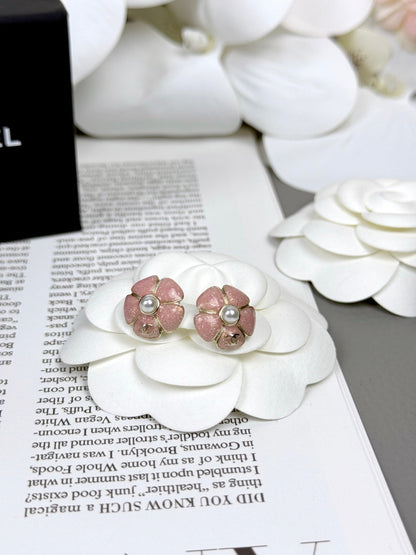 [LUXORA]26C Pink Camellia Pearl Enamel Stud Earrings