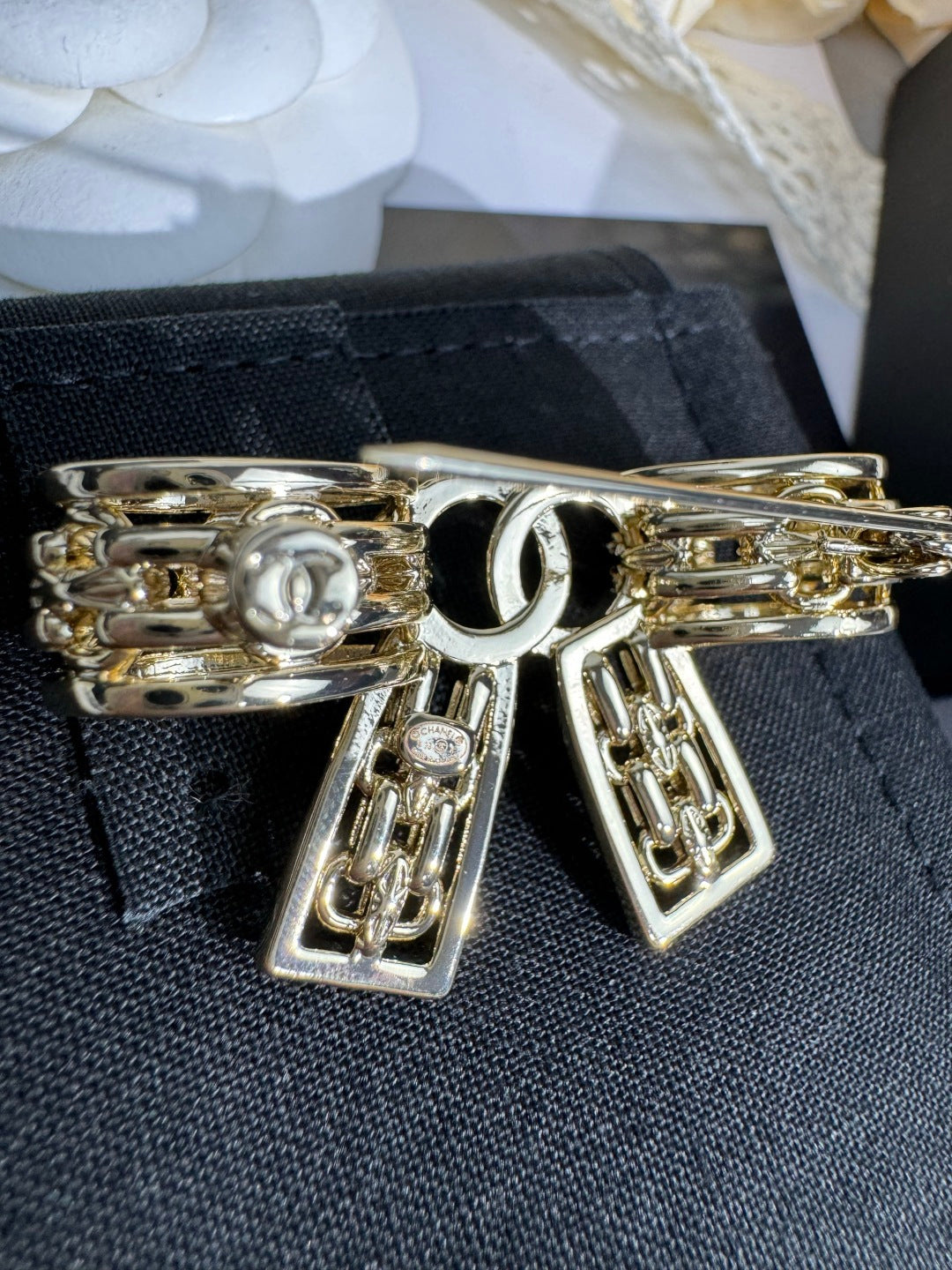 [LUXORA]25K Hollow Bow Brooch
