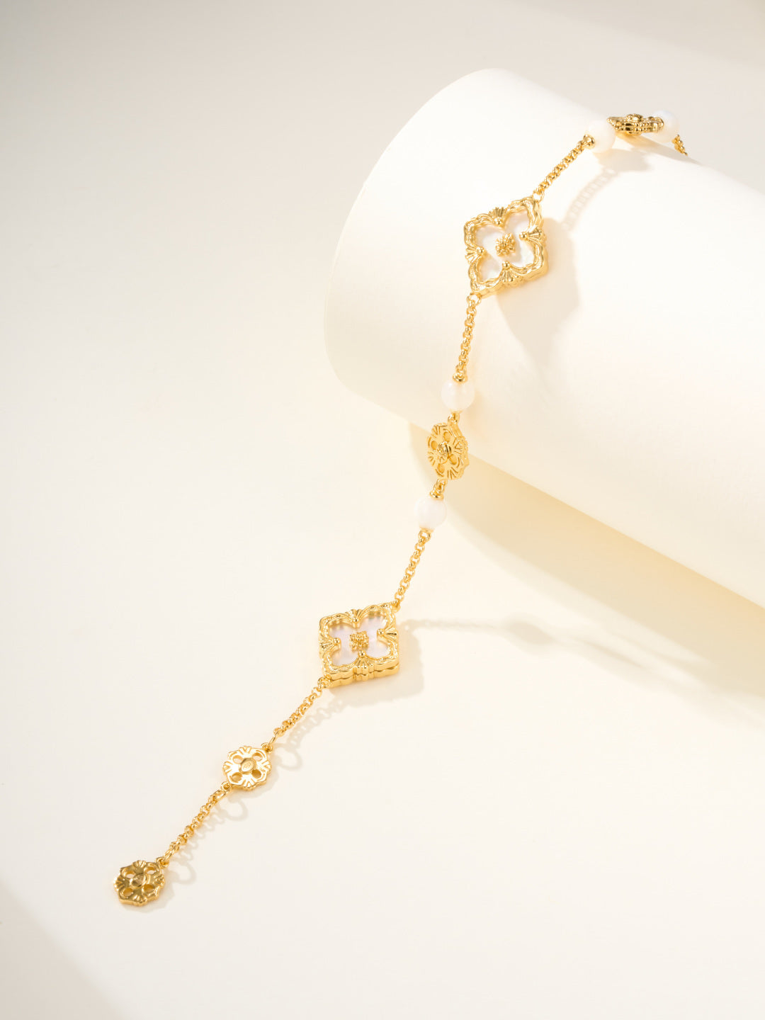 [LUXORA]B.C.L ENAMELED Three-Flower Bracelet（Trumpet)
