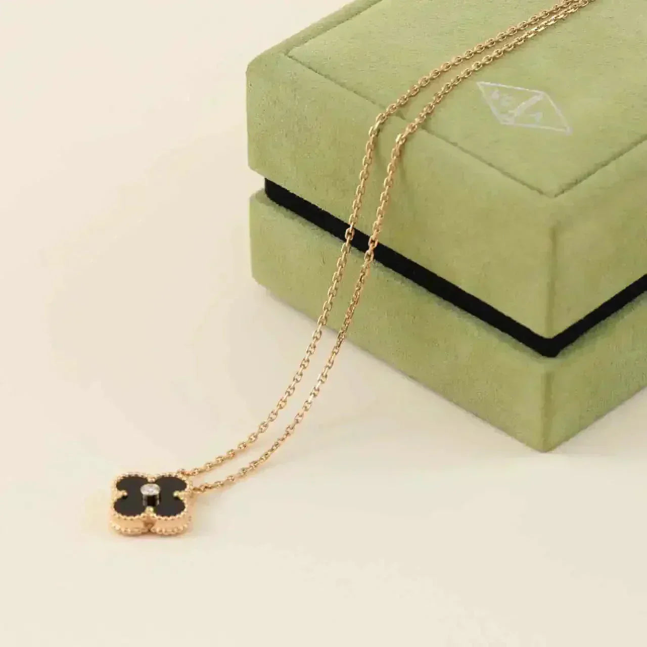 [LUXORA]CLOVER 15MM DIAMOND ONYX NECKLACE