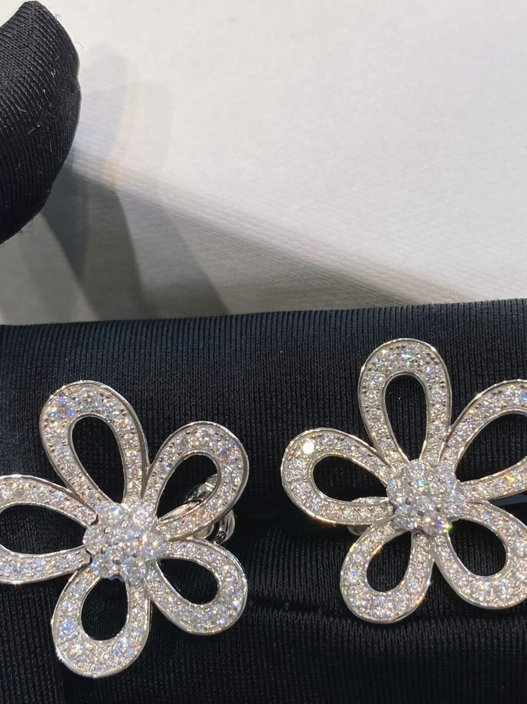 [LUXORA]FLOWERLACE EARRINGS FULL DIAMONDS