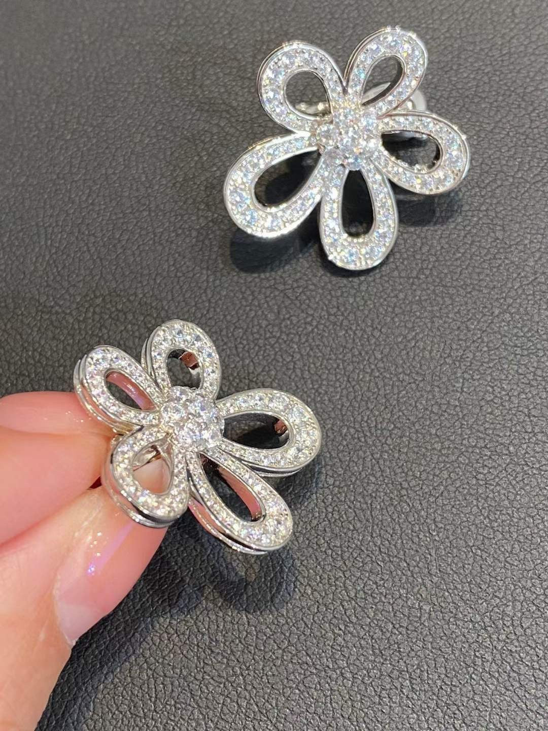 [LUXORA]FLOWERLACE EARRINGS FULL DIAMONDS