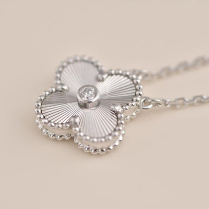 [LUXORA]CLOVER  15MM DIAMOND LASER NECKLACE SILVER