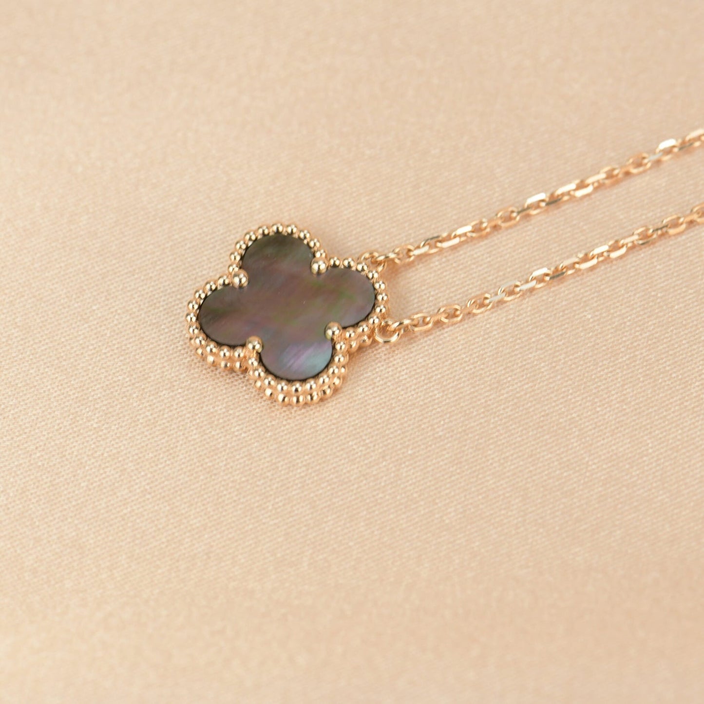 [LUXORA]CLOVER 15MM  GRAY MOTHER OF PEARL NECKLACE