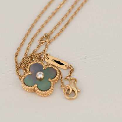 [LUXORA]CLOVER 15MM DIAMOND AND MOTHER-OF-GREY NECKLACE