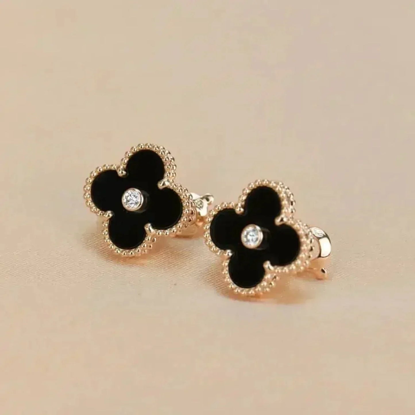 [LUXORA]CLOVER MEDIUM 1 MOTIFS ONYX DIAMOND EARRINGS