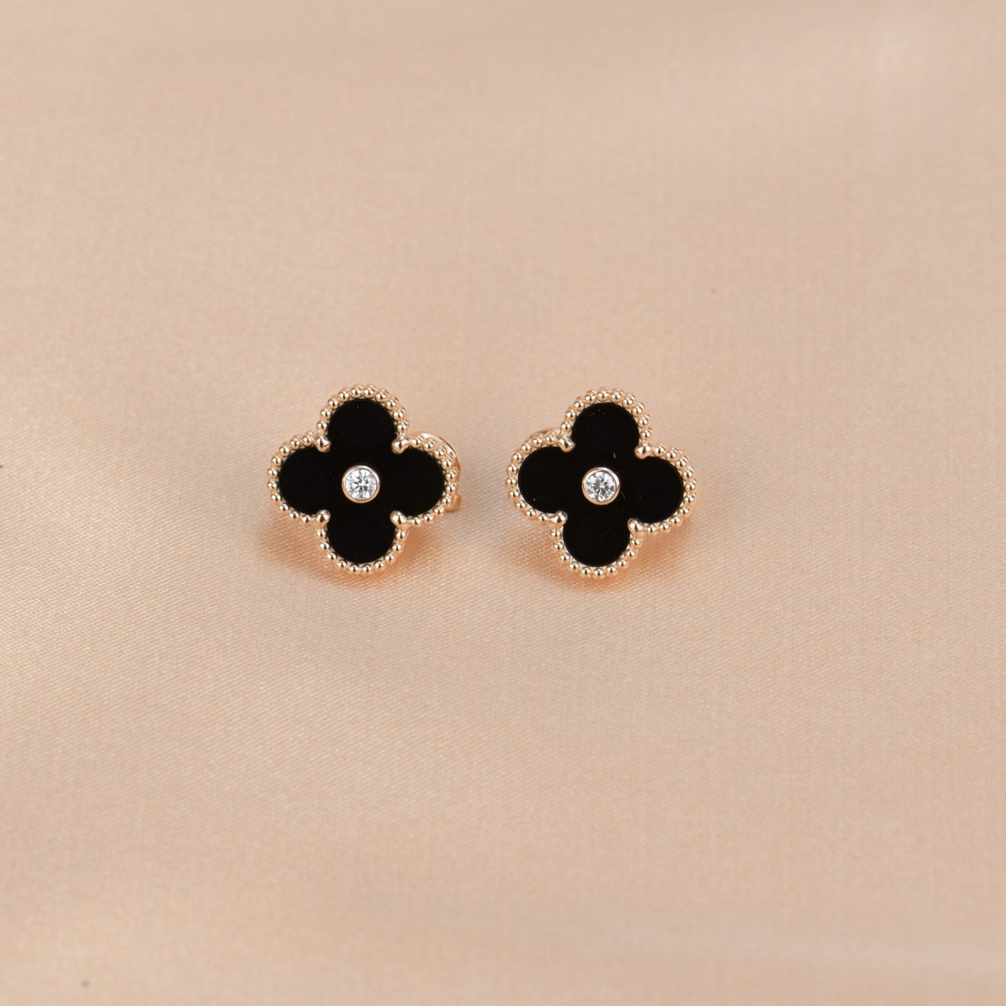 [LUXORA]CLOVER MEDIUM 1 MOTIFS ONYX DIAMOND EARRINGS