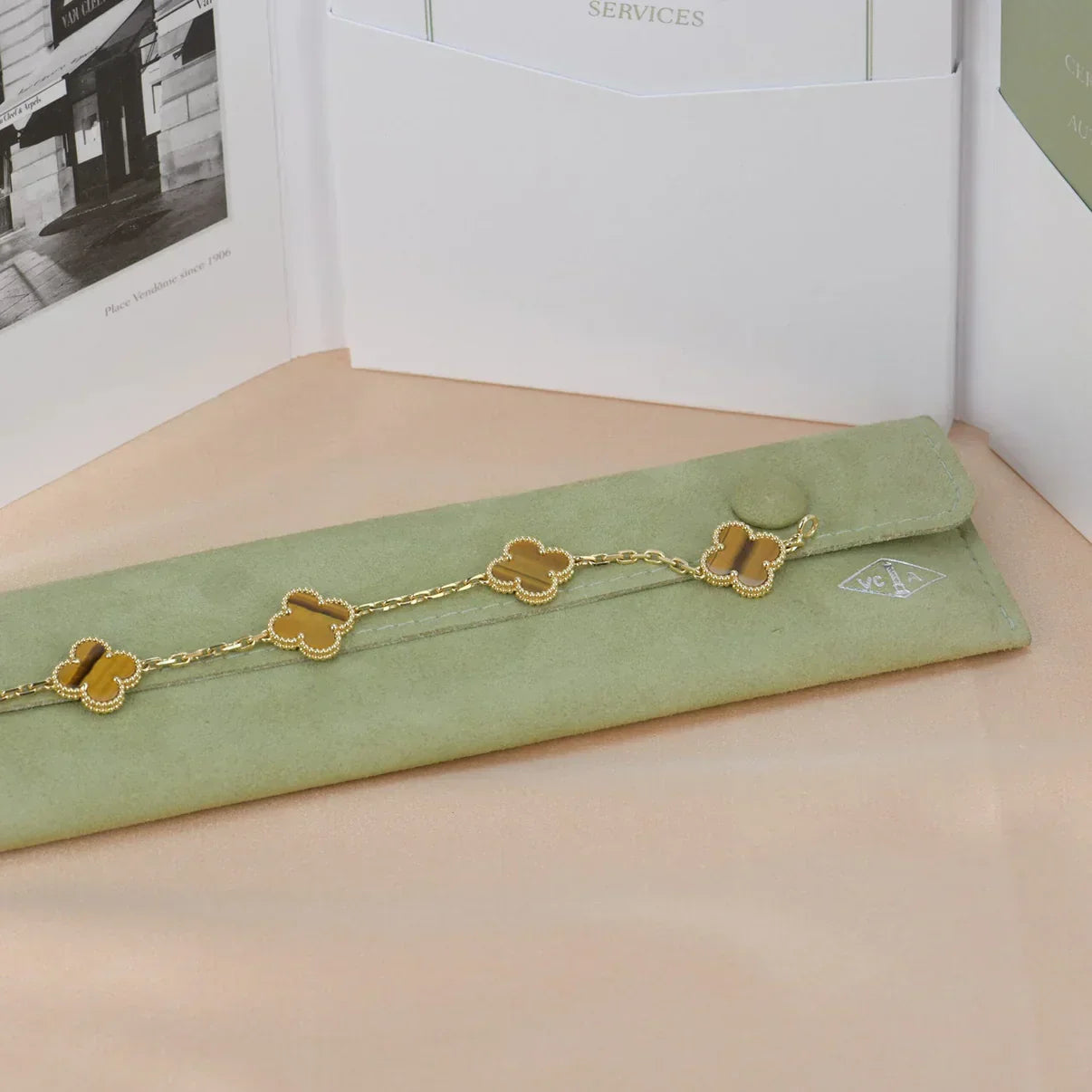 [LUXORA] CLOVER 5 MOTIFS TIGER EYE BRACELET COLLECTION