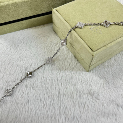 [LUXORA]CLOVER 6 MOTIF DIAMOND LASER BRACELET