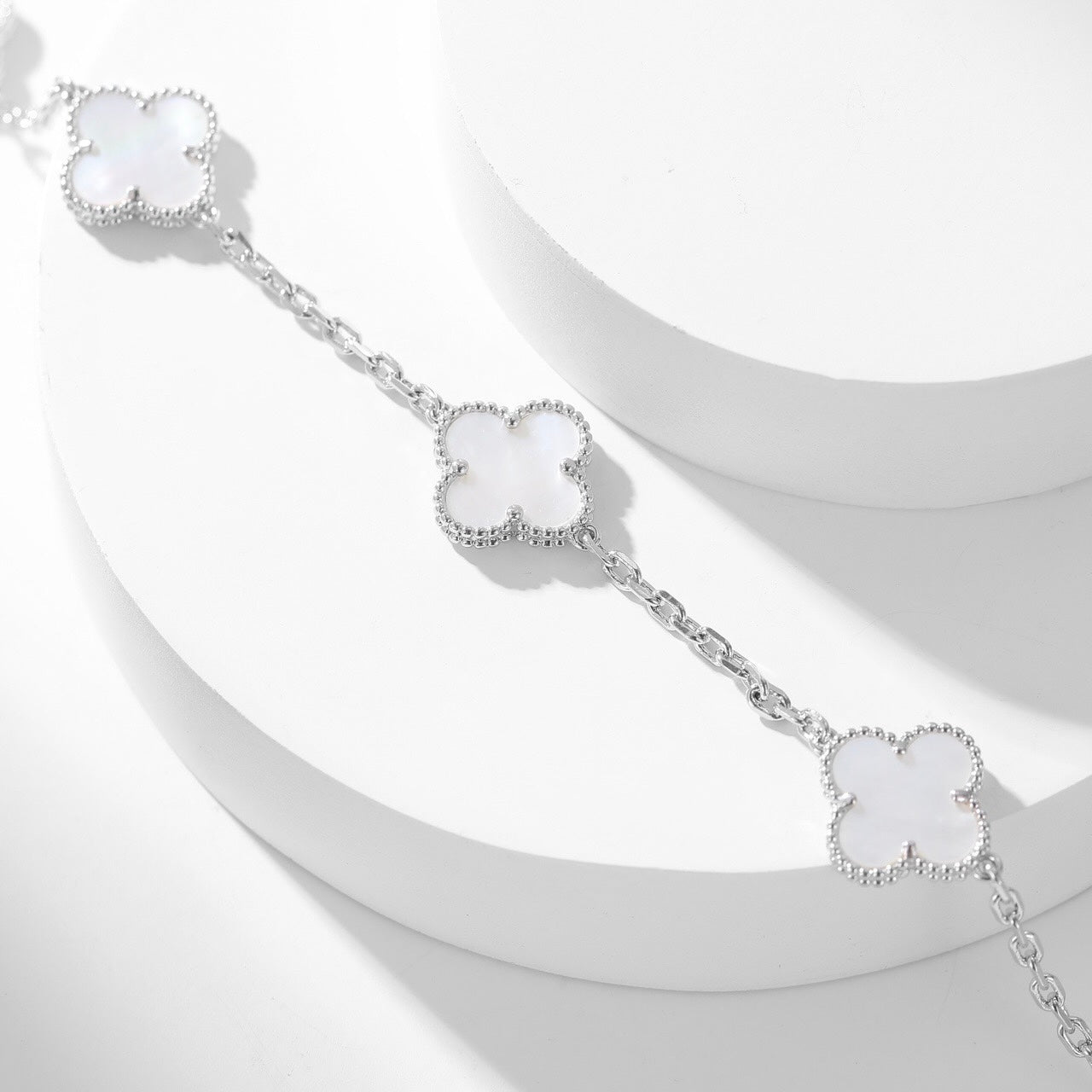 [LUXORA]CLOVER 10 MOTIFS WHITE MOTHER OF PEARL NECKLACE