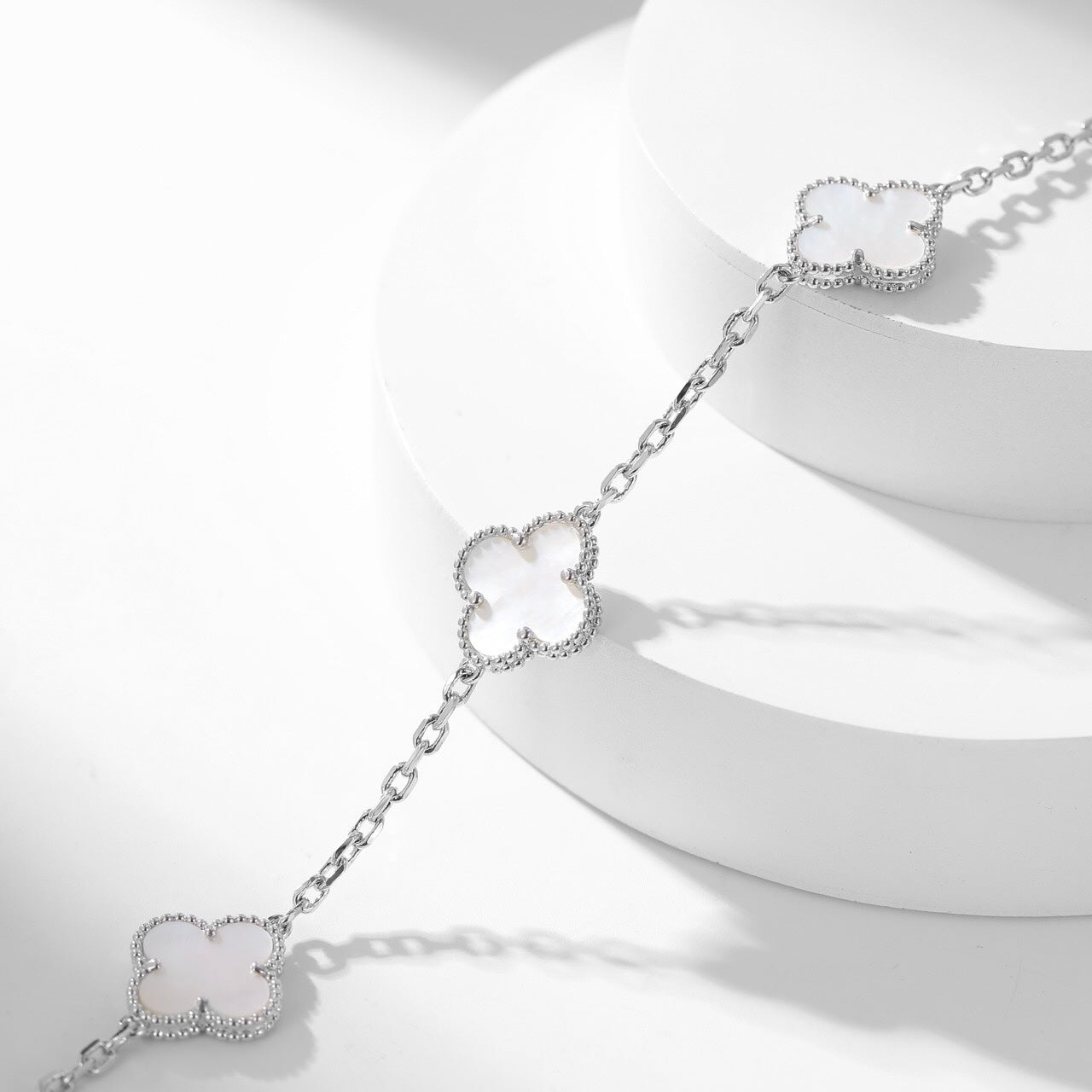 [LUXORA]CLOVER 10 MOTIFS WHITE MOTHER OF PEARL NECKLACE