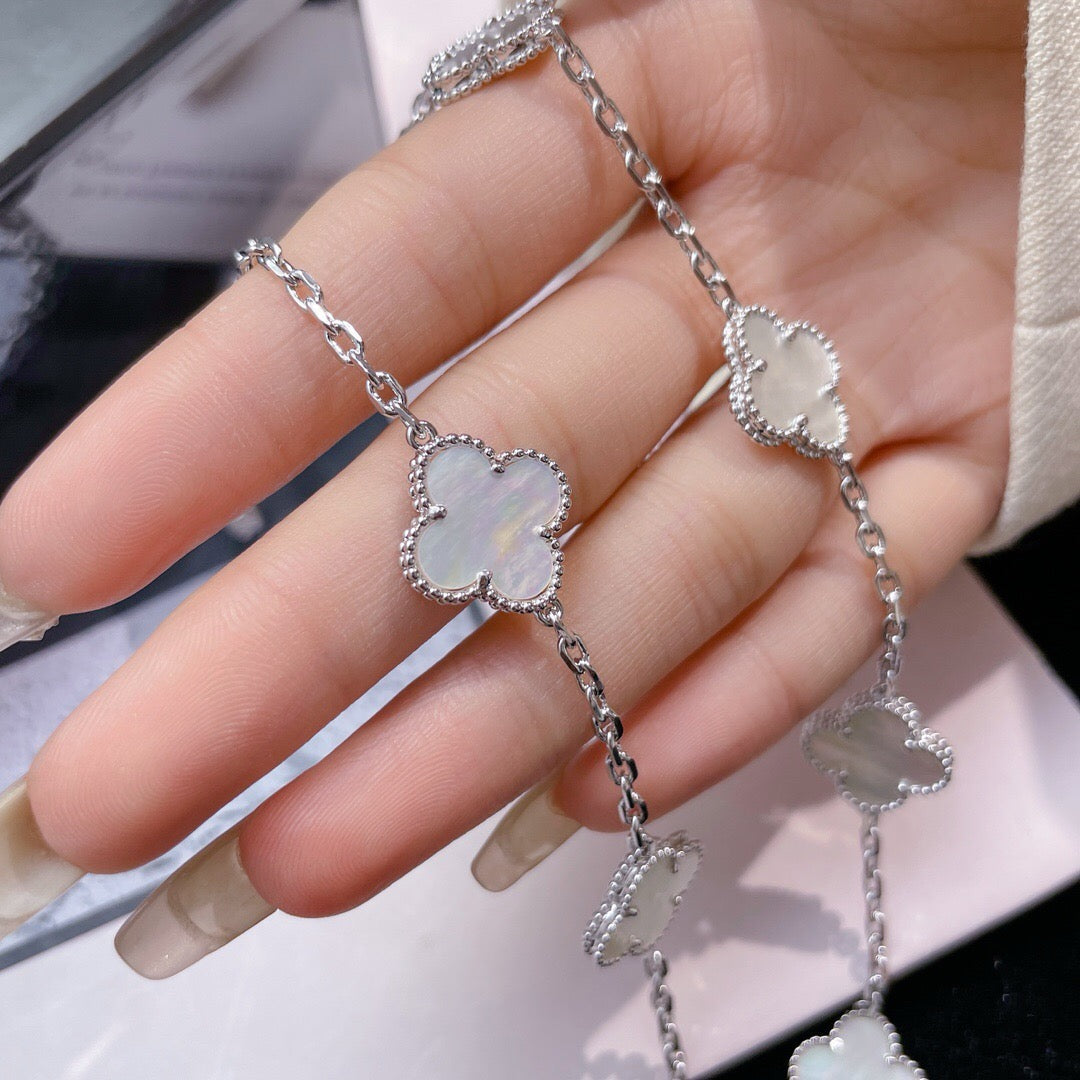 [LUXORA]CLOVER 10 MOTIFS WHITE MOTHER OF PEARL NECKLACE