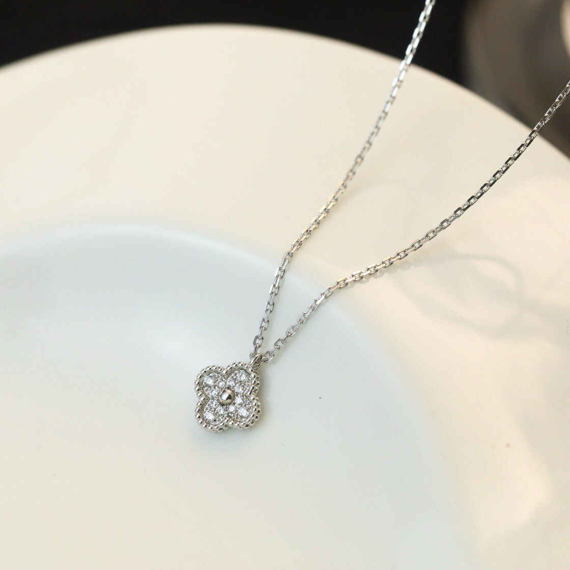[LUXORA]CLOVER MINI 9.5MM PENDANT DIAMOND NECKLACE