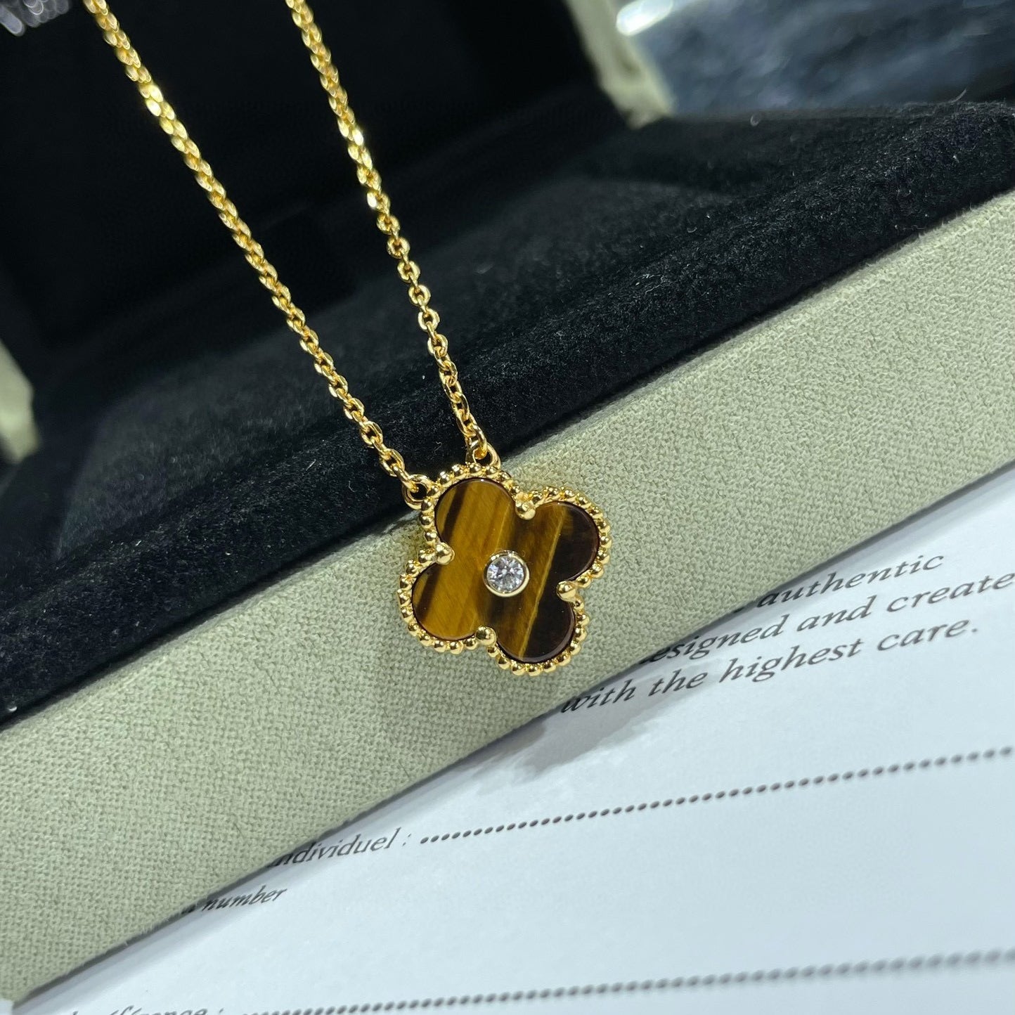 [LUXORA]CLOVER 15MM DIAMOND AND YELLOW TIGER'S EYE AGATE necklace