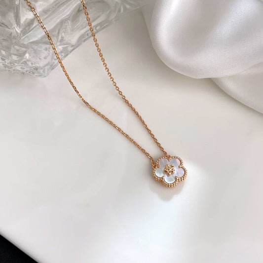[LUXORA]LUCKY  WHITE MOP  PLUM BLOSSOM NECKLACE