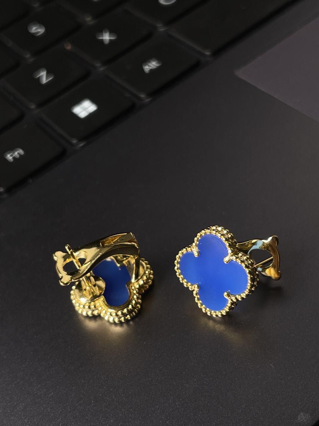 [LUXORA] CLOVER LARGE (20mm) 1 MOTIFS BLUE MOP STUD EARRINGS