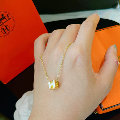 [LUXORA]H WHITE SQUARE GOLD NECKLACE