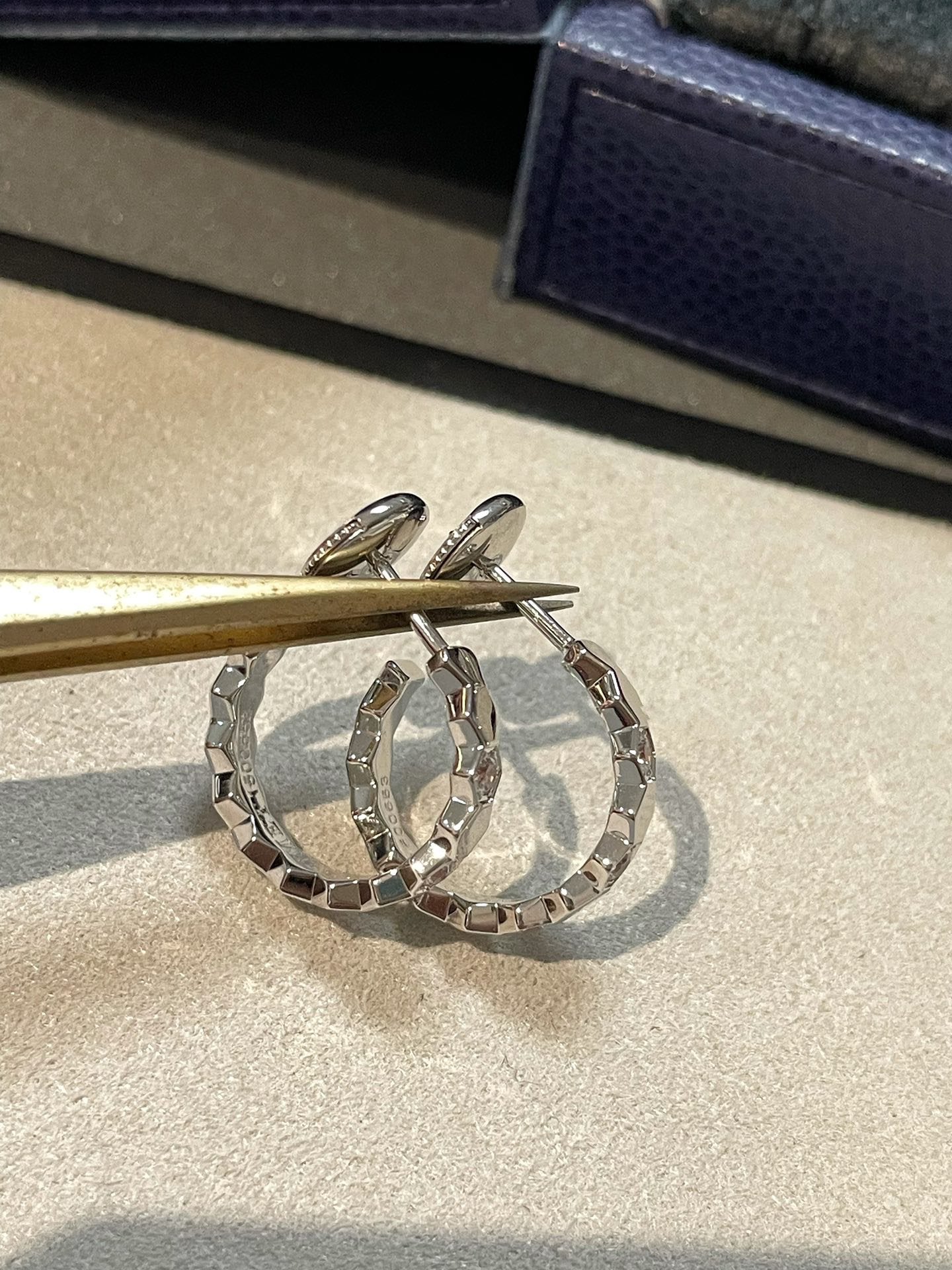 [LUXORA]Hollow Design Four-Leaf Clover Flower Shape Ring
