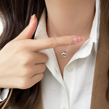 [LUXORA]BEE MINI PEDANT DIAMOND NECKLACE