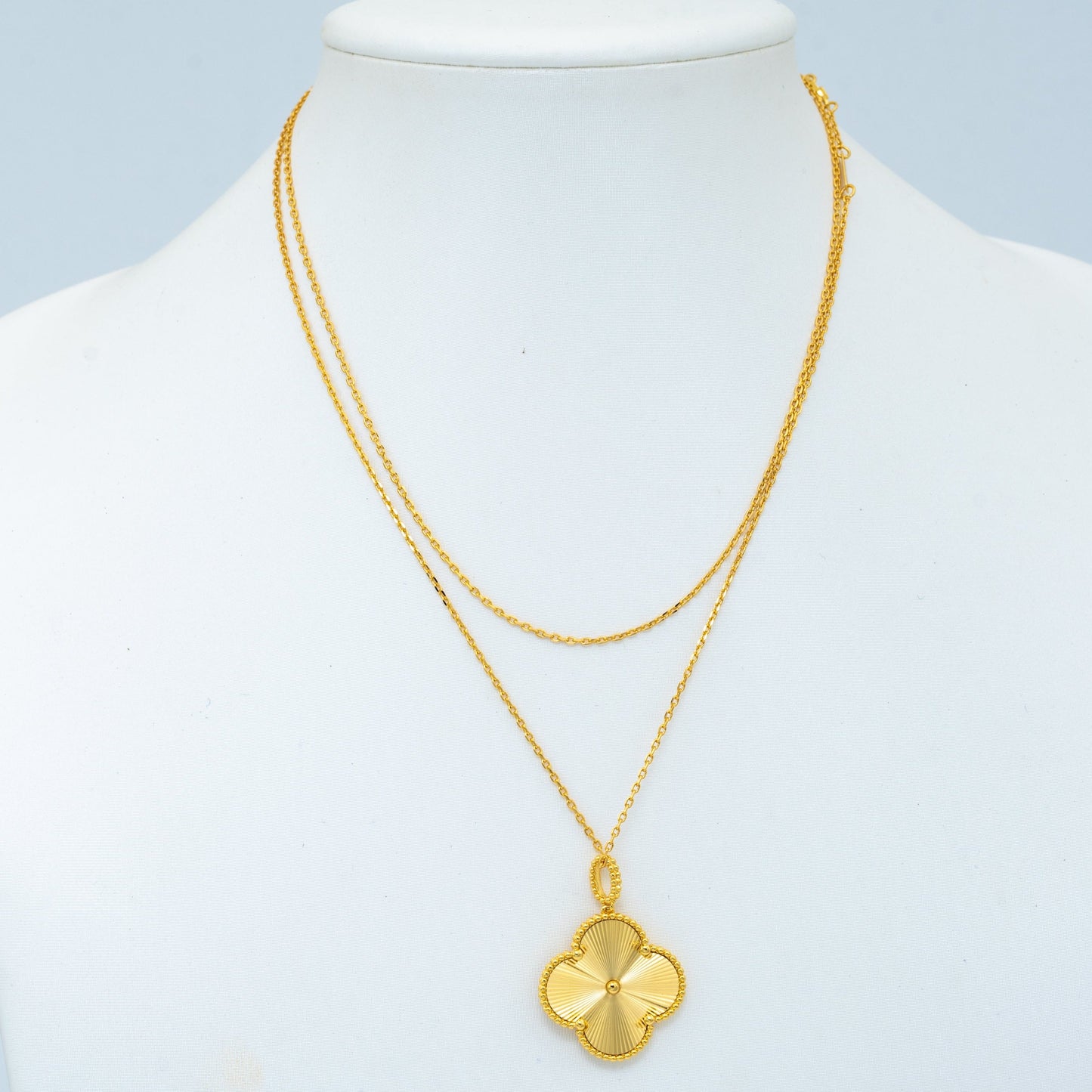 [LUXORA]CLOVER 25MM PEDANT NECKLACE GOLD