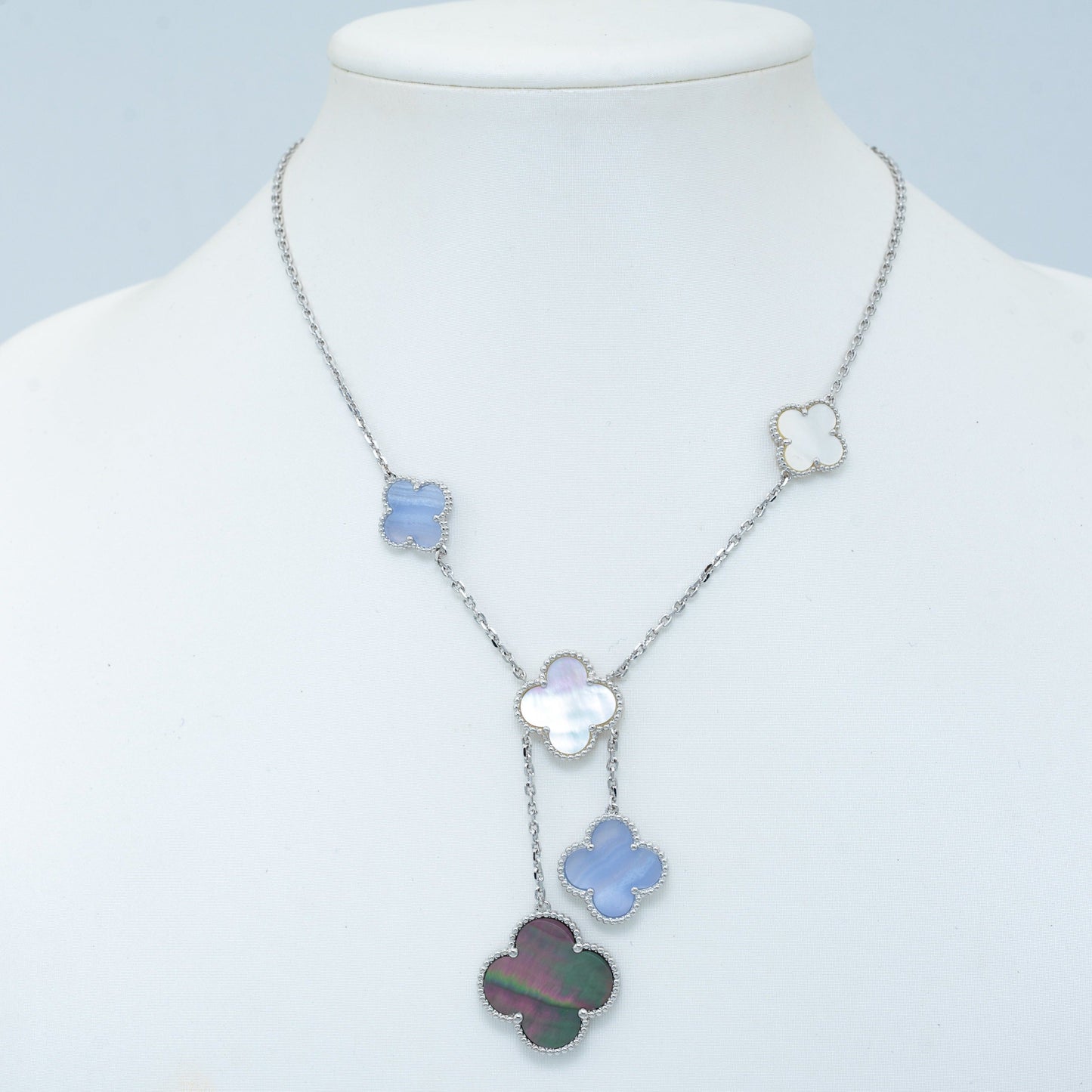 [LUXORA]CLOVER MOP CHALCEDONY NECKLACE SILVER 6 MOTIF