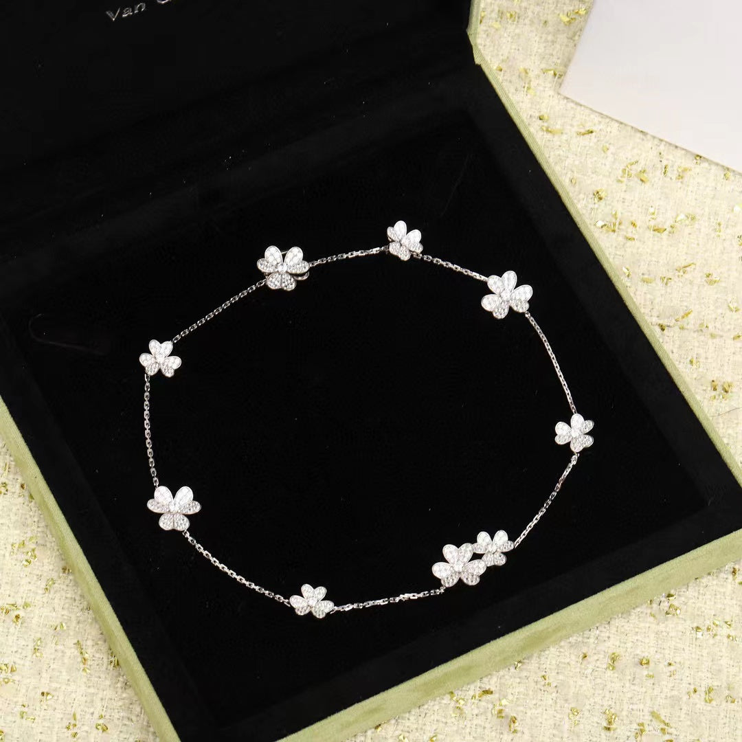 [LUXORA]FRIVOLE SILVER 9 FLOWERS NECKLACE