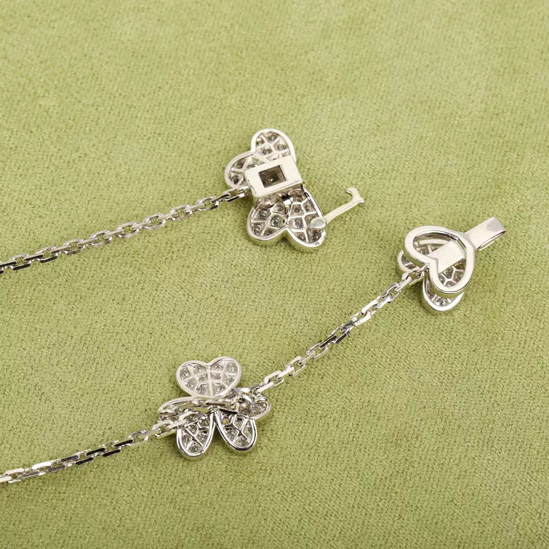 [LUXORA]FRIVOLE SILVER 9 FLOWERS NECKLACE