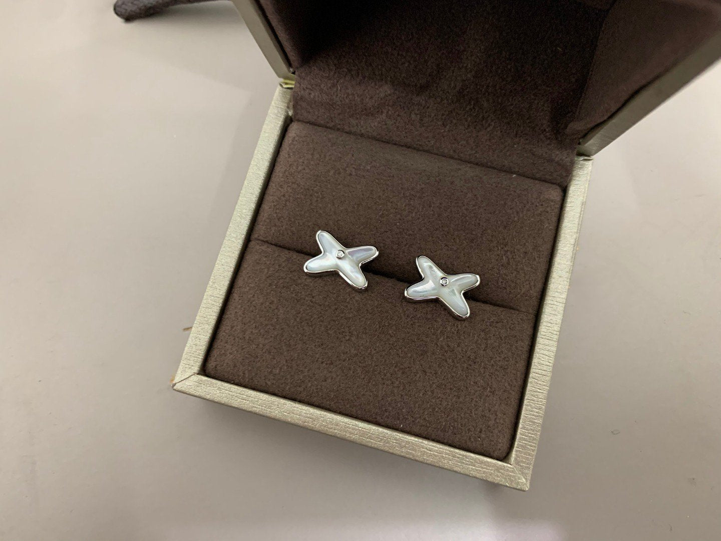 [LUXORA]JEUX DE WHITE MOP SILVER DIAMOND EARRINGS