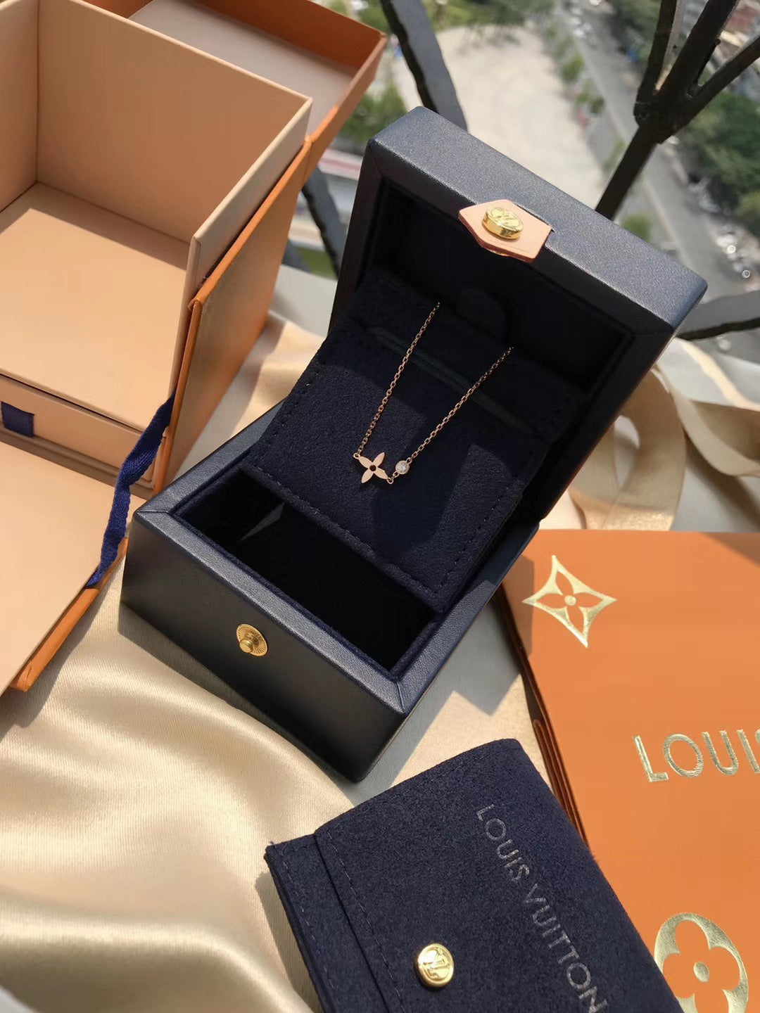 [LUXORA]BLOSSOM PENDANT PINK GOLD AND DIAMOND