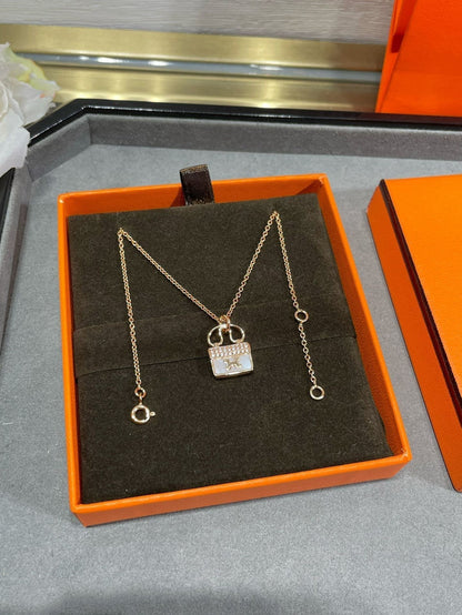 [LUXORA]H CIRCE MOISSANITE PENDANT NECKLACE GOLD