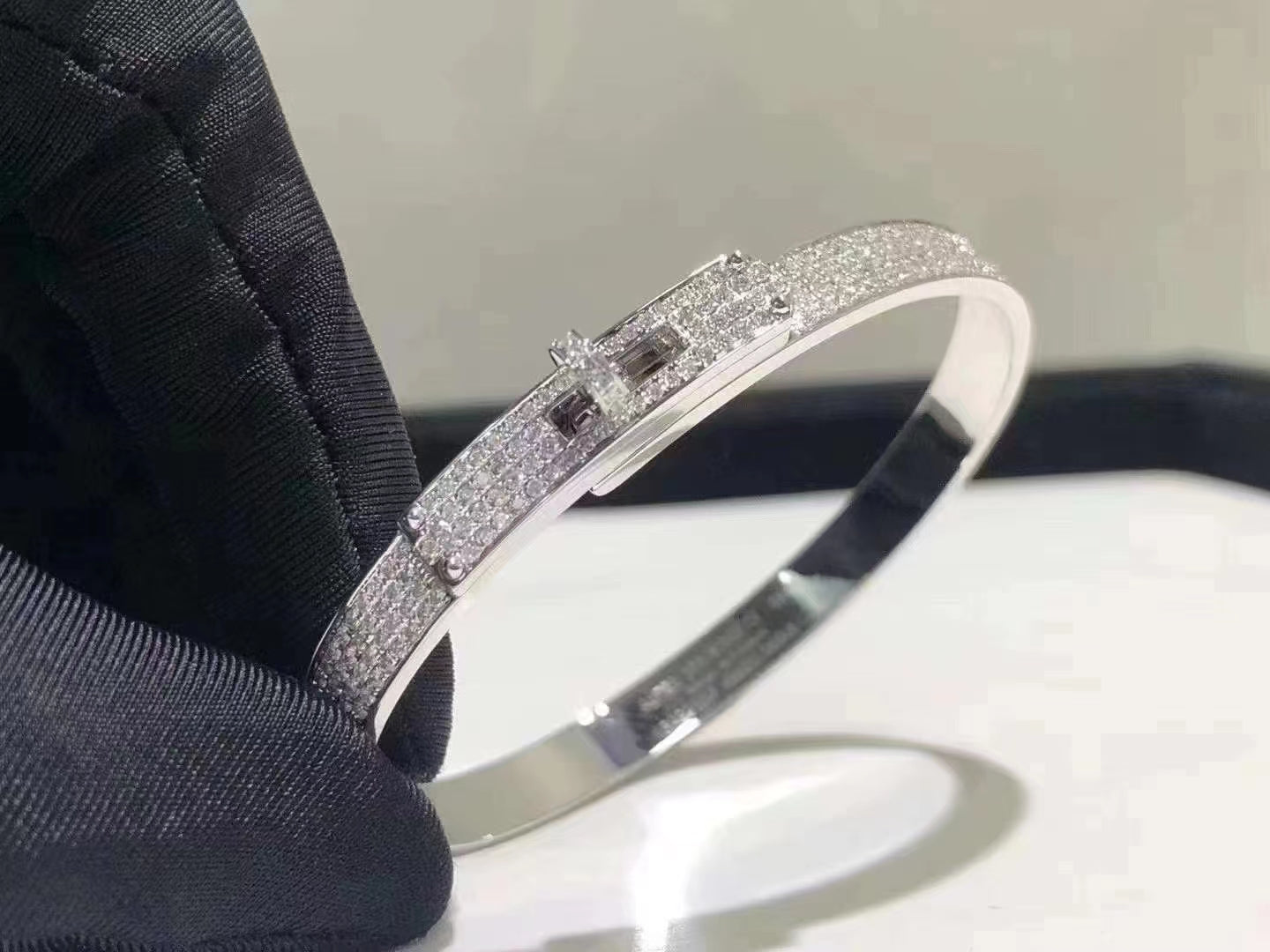 [LUXORA]HM KELLY BRACELET IN SILVER AND FULL PAVE DIAMOND