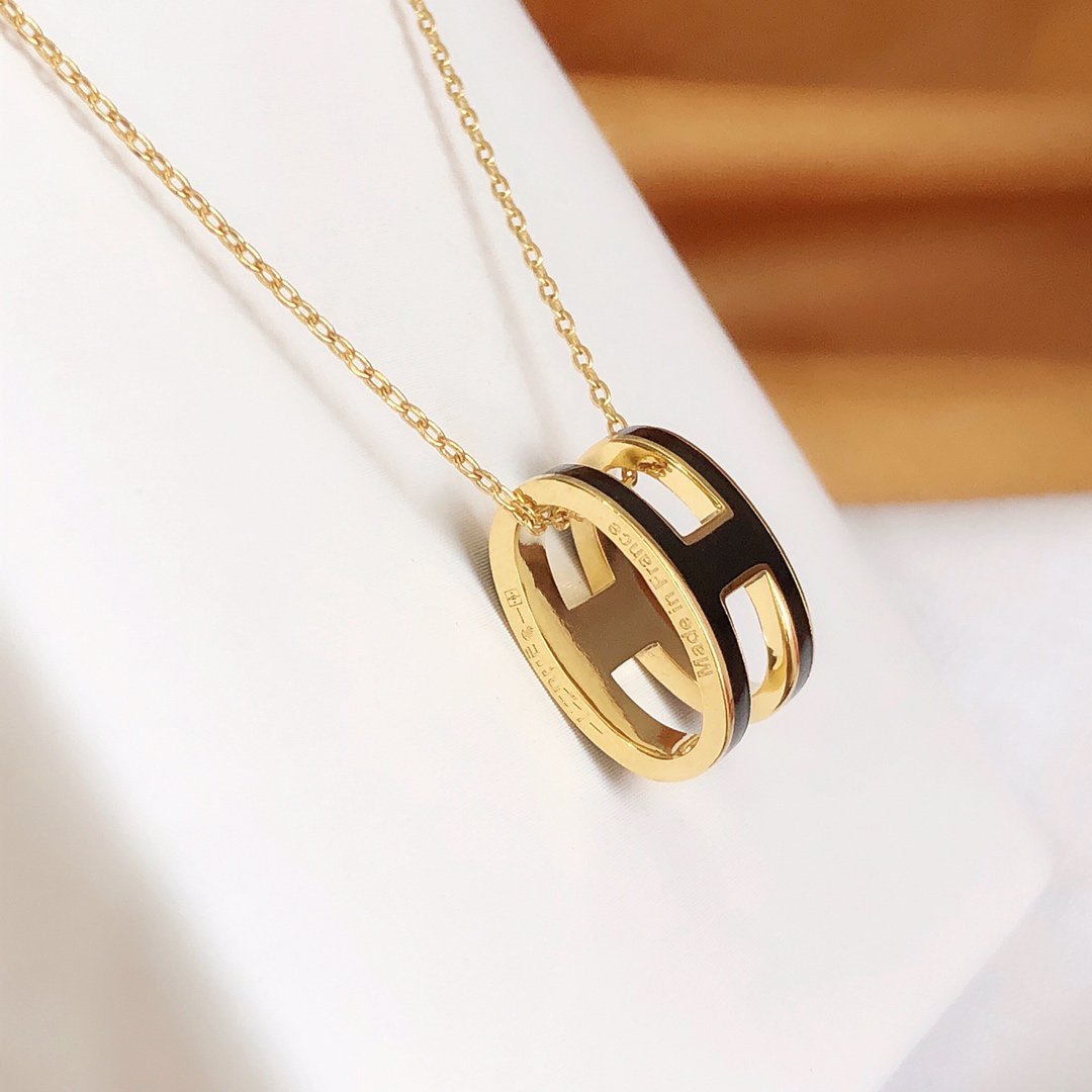 [LUXORA]HM CLIC BLACK ENAMEL GOLD NECKLACE