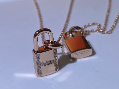 [LUXORA]HM ADVANCED NICHE LOCK HEAD NECKLACE DIAMONDS
