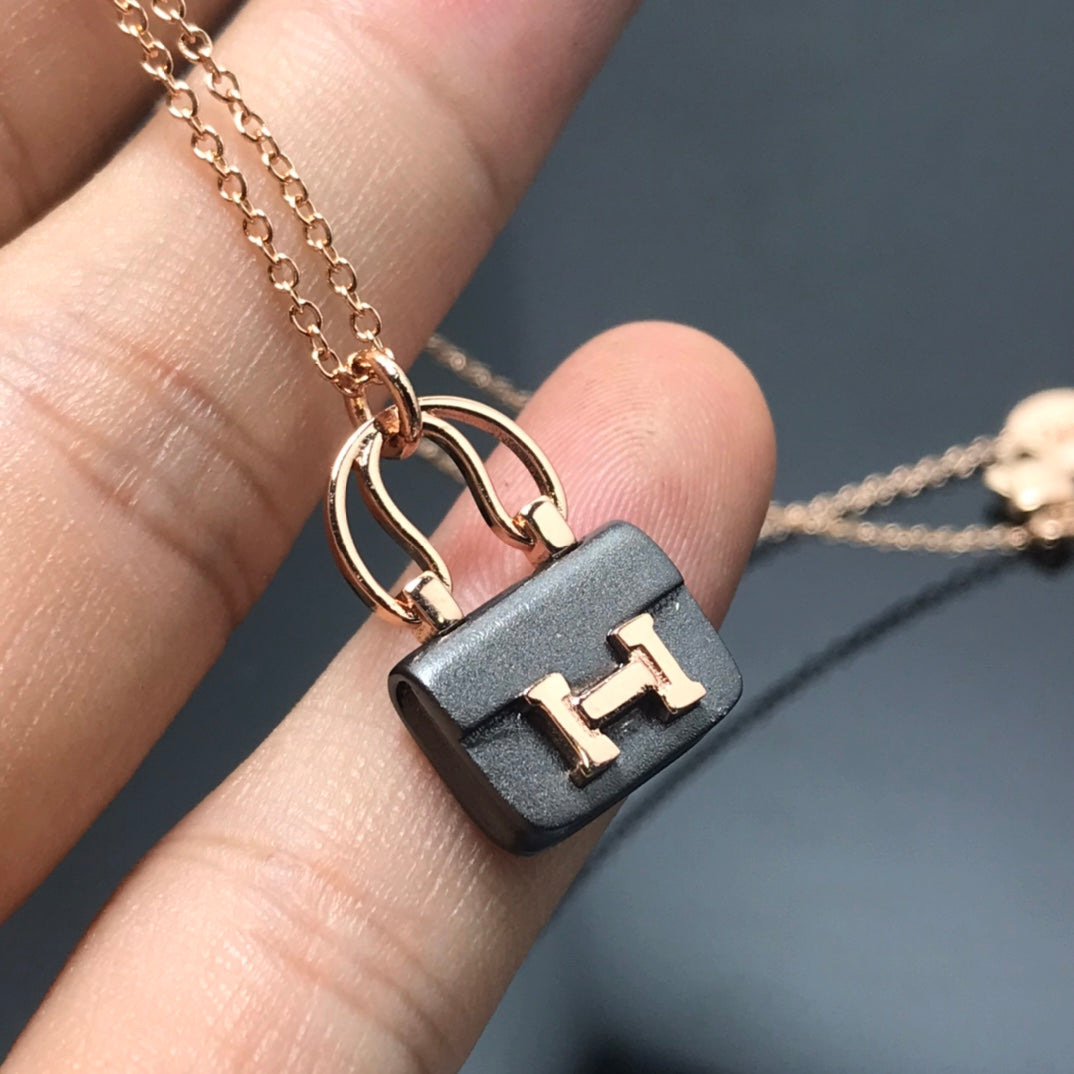 [LUXORA]WOMEN'S HM AMULETTES CONSTANCE PENDANT NECKLACE