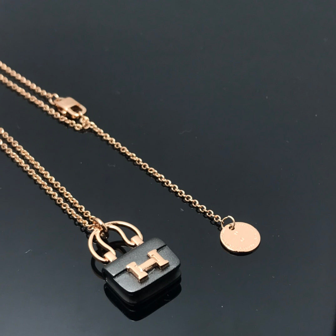 [LUXORA]WOMEN'S HM AMULETTES CONSTANCE PENDANT NECKLACE