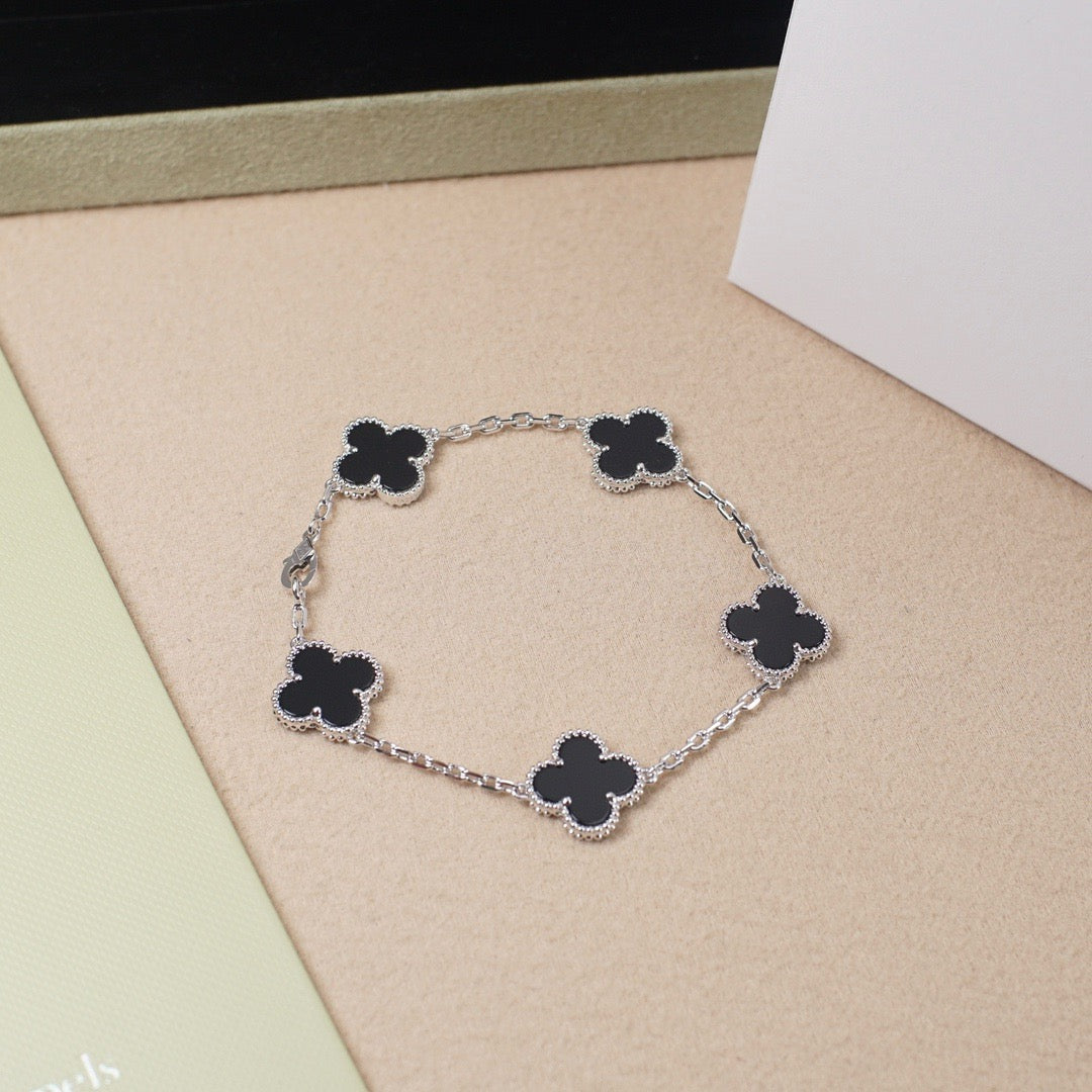 [LUXORA] CLOVER 5 MOTIF ONYXS BRACELET COLLECTION