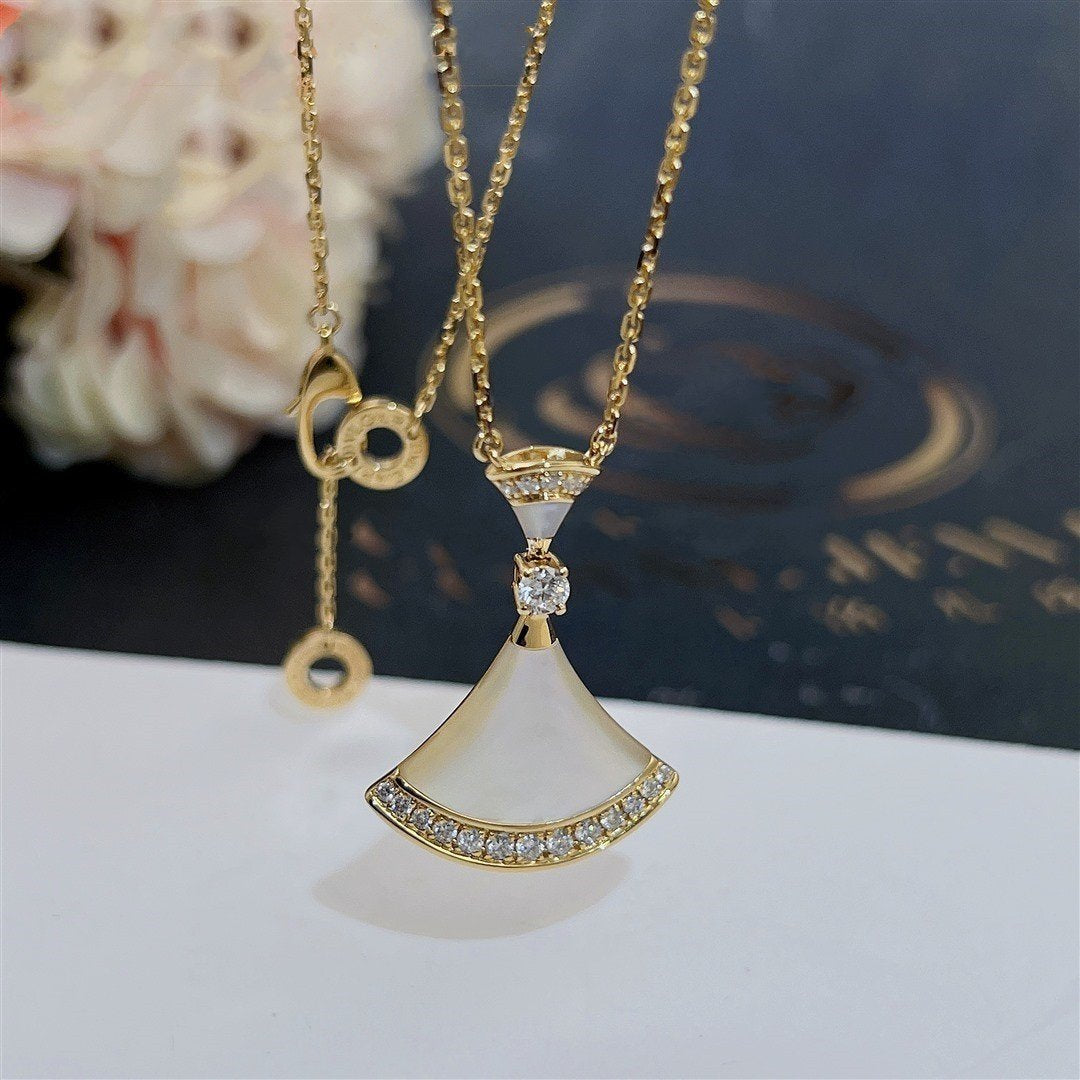 [LUXORA]DREAM NECKLACE MOP GOLD DIAMOND