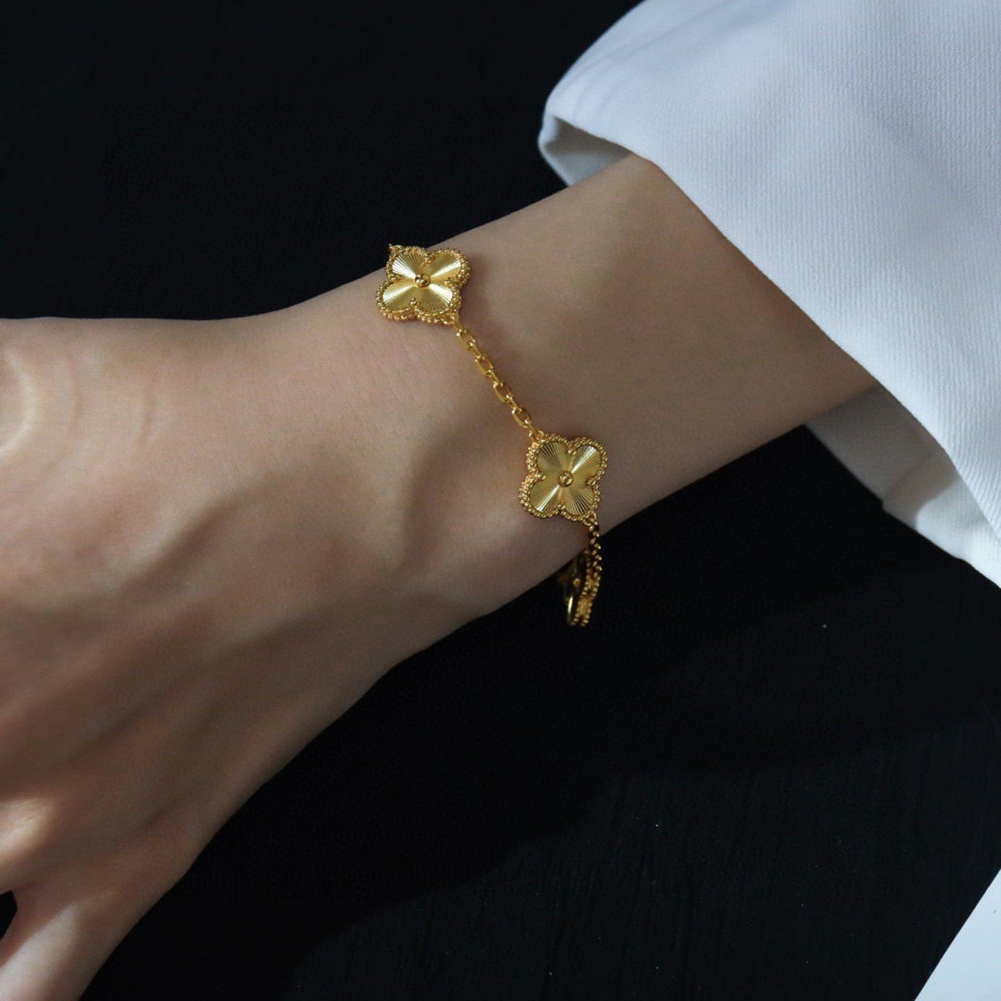 [LUXORA] CLOVER 5 MOTIF LASER BRACELET COLLECTION