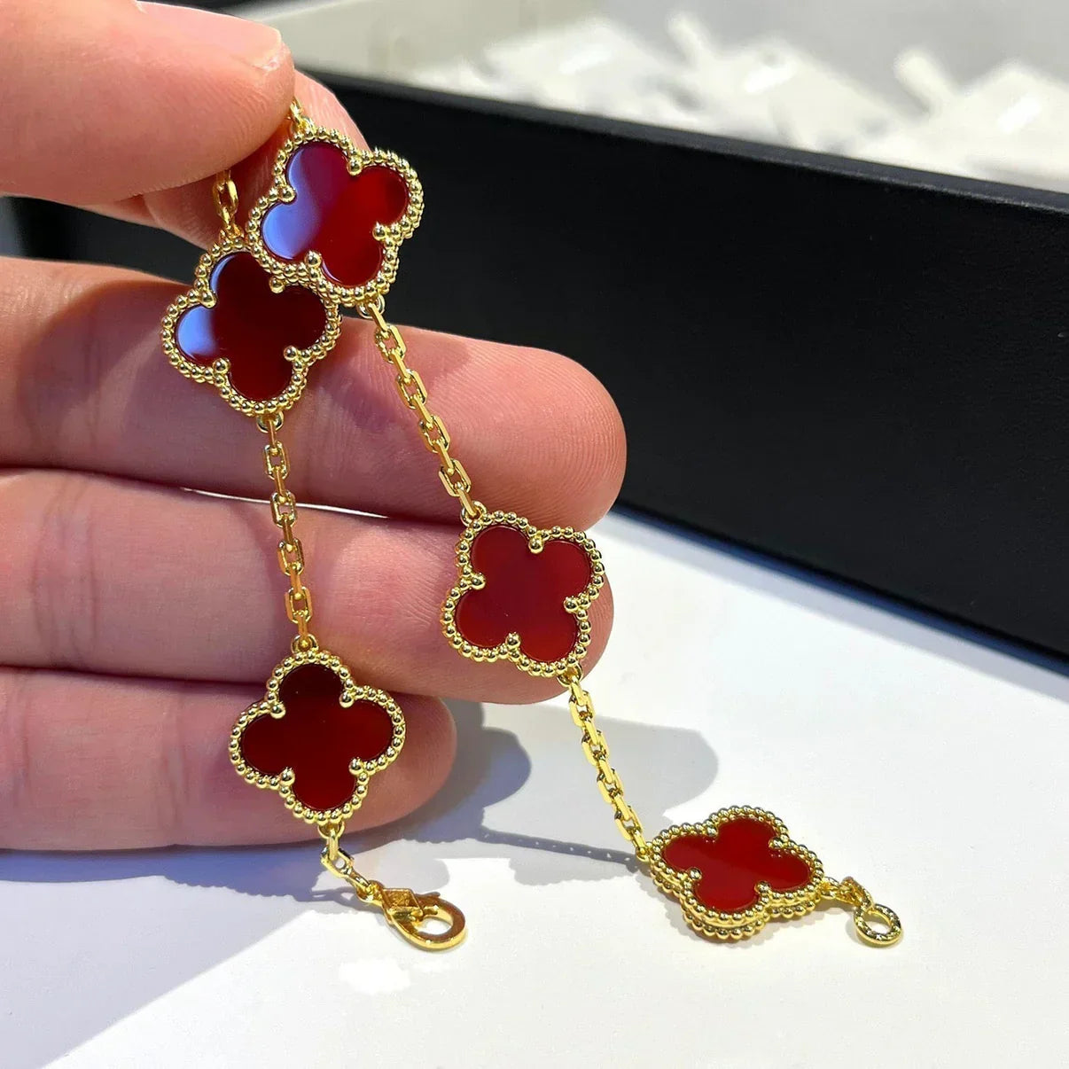 [LUXORA] CLOVER 5 MOTIF RED CORNELIAN BRACELET COLLECTION