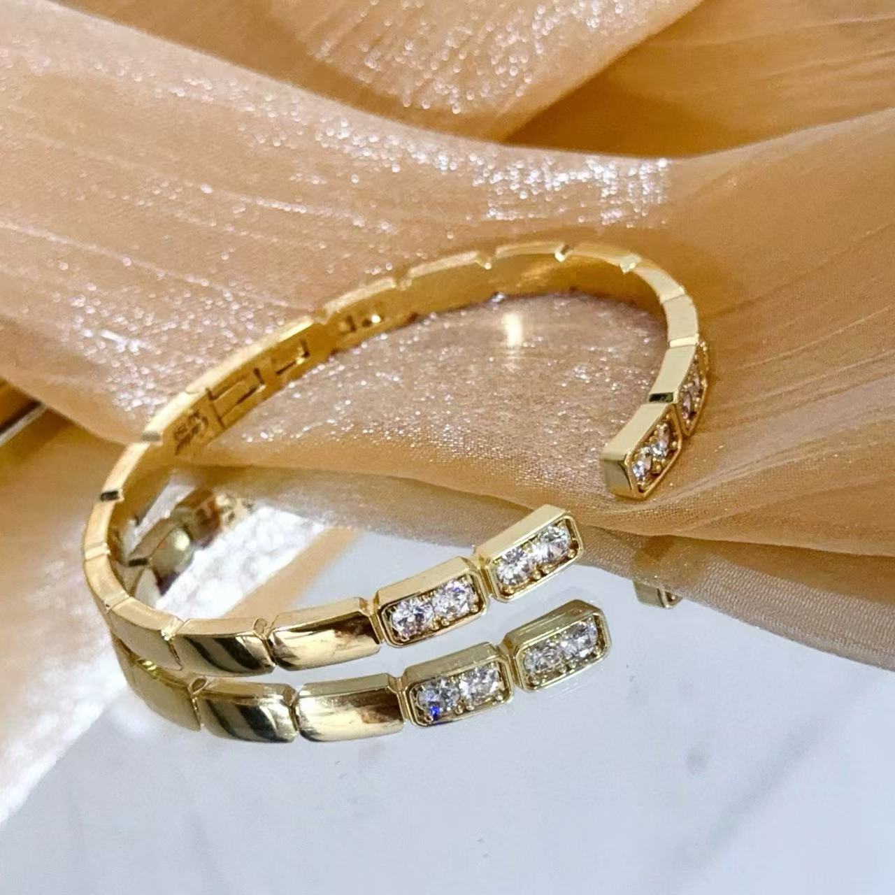 [LUXORA jewelrys]LOVE DIAMOND OPEN  BRACELET
